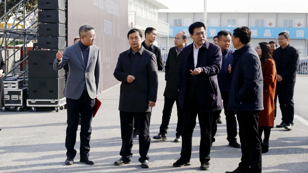 汉中市委领导视察中国空天文化研学基地项目  (3).jpg