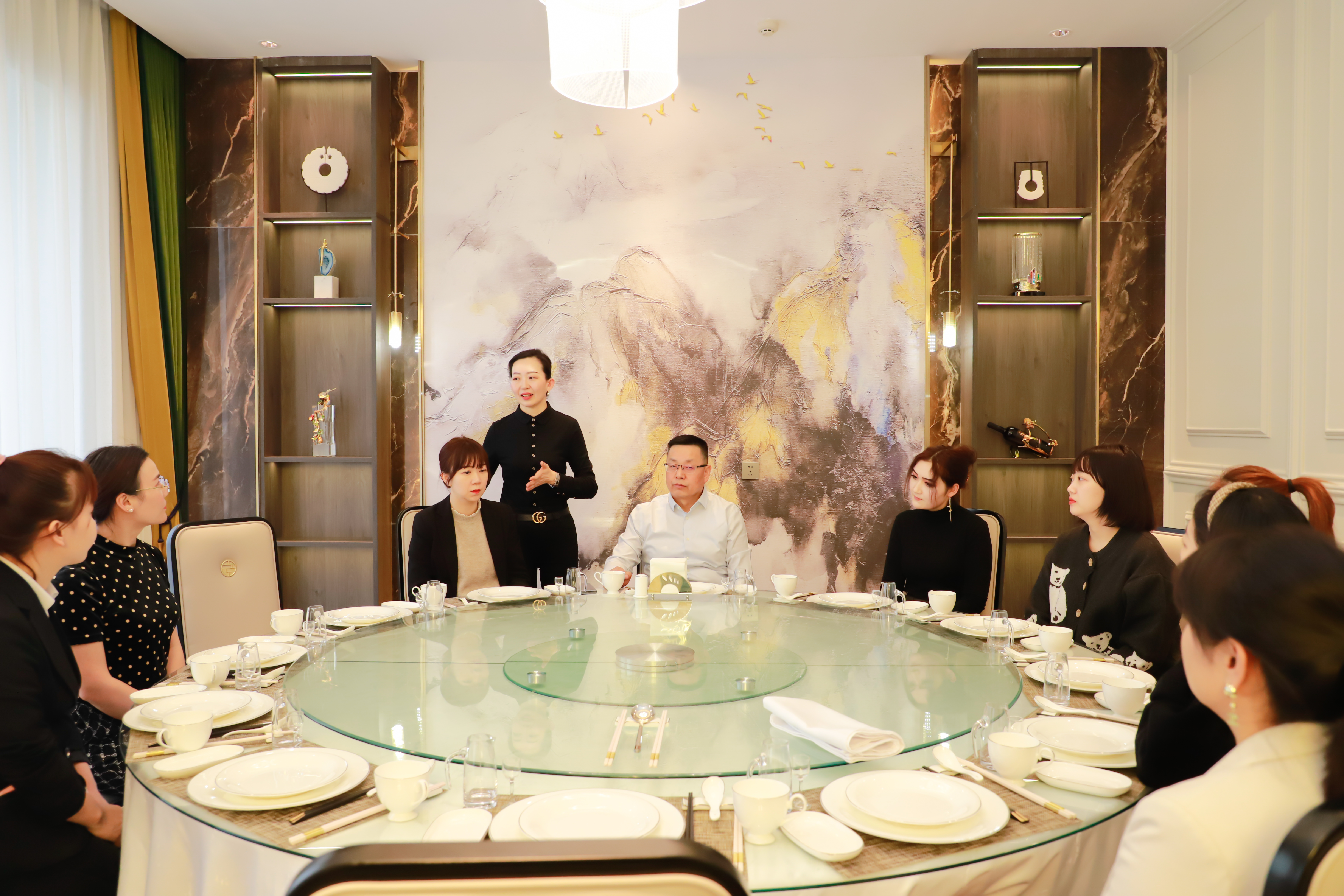 餐饮礼仪培训-16.jpg